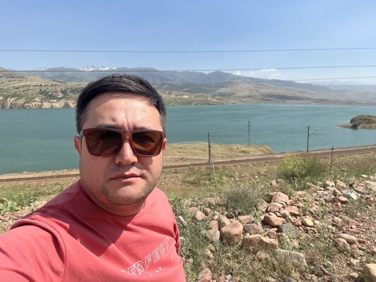 ,   Alisher, 40 ,   ,   