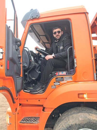  ,   Hovo, 28 ,   ,   