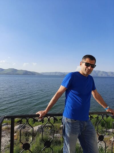  ,   Hayk, 48 ,   ,   
