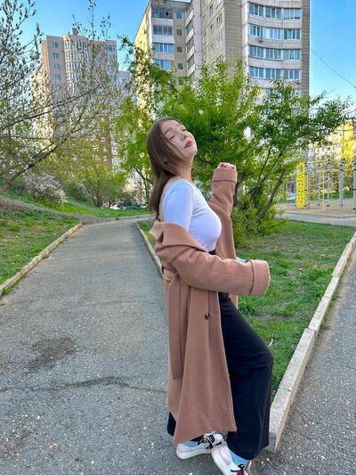  ,   Alice, 24 ,   ,   , c 