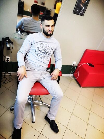  ,   Muslim, 32 ,   ,   , c 