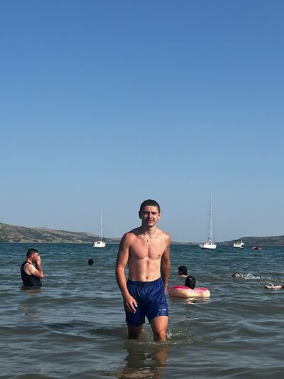  ,   Alex, 25 ,   ,   