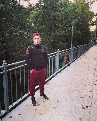   ,   Denis, 33 ,   ,   