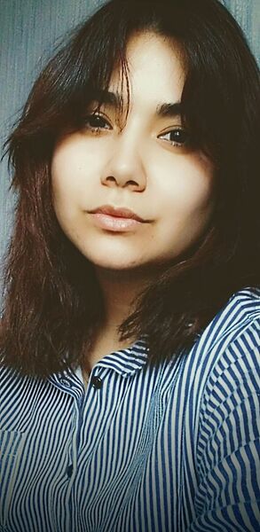  ,   Lara, 27 ,   ,   