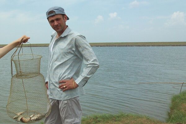  ,   Vitalik, 44 ,  