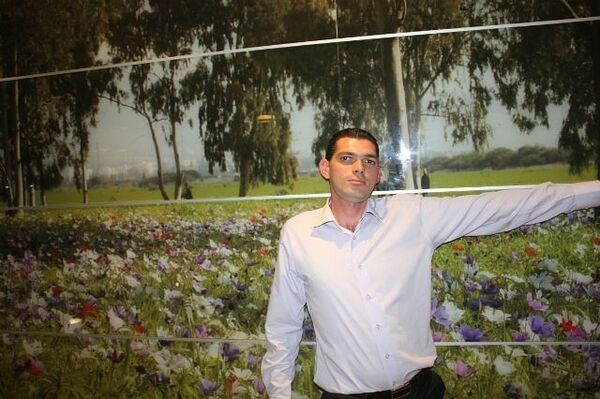  Tel Aviv-Yafo,   Sergei30, 42 ,   ,   , c , 