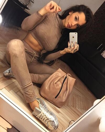      ,   Lili, 35 ,  