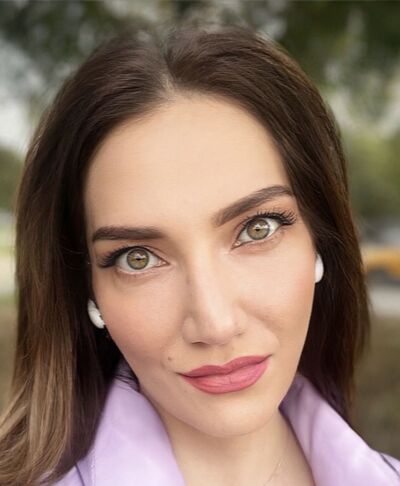  ,   Vivi, 35 ,  