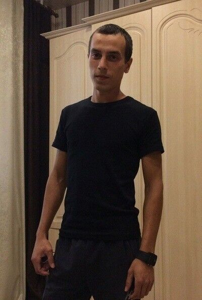  -,   Denis, 31 ,     , c 