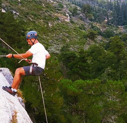  Herzliyya,   , 42 ,     , c 