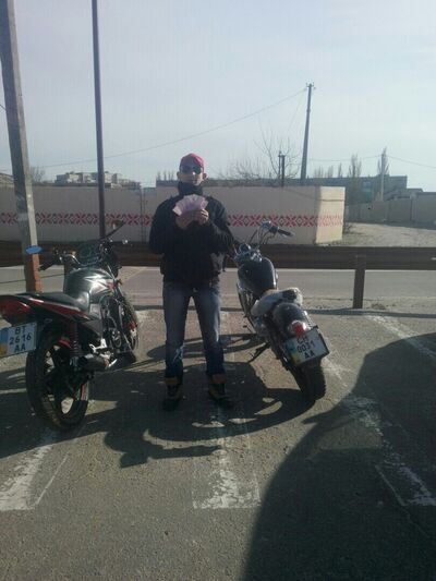 ,   Sahek, 30 ,  