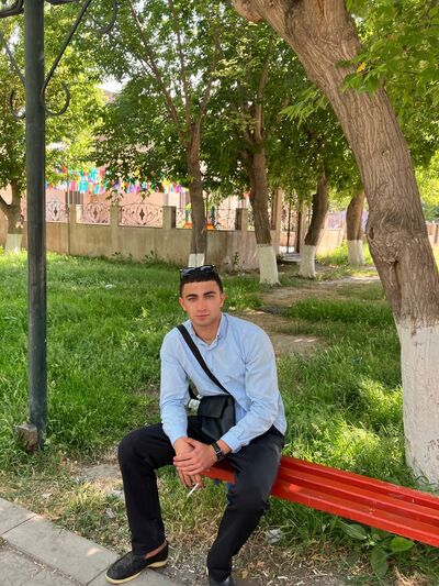  ,   Artur, 20 ,   ,   