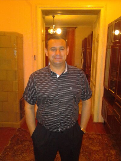  ,   Nik, 47 ,   