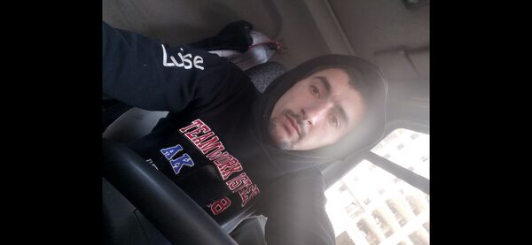  ,   Dan, 32 ,   ,   