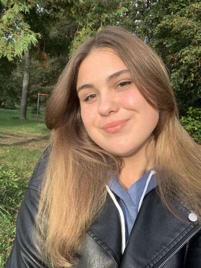  ,   Tania, 19 ,   ,   