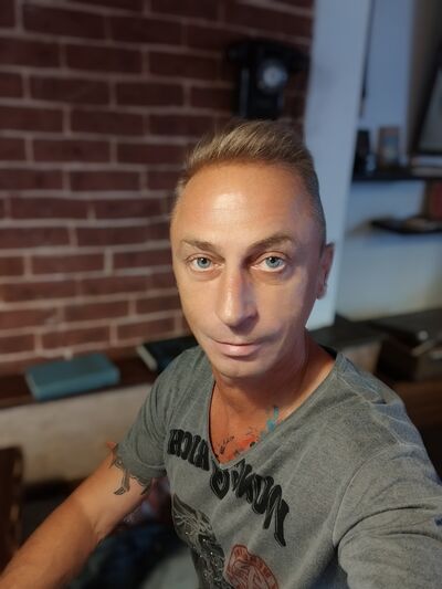  -,   Tony, 45 ,   ,   , c 
