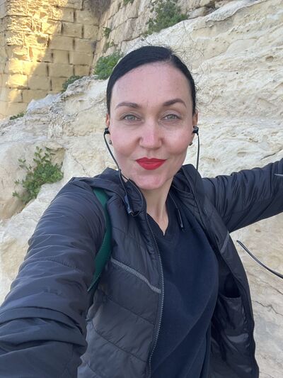  ,   Nina, 46 ,   ,   