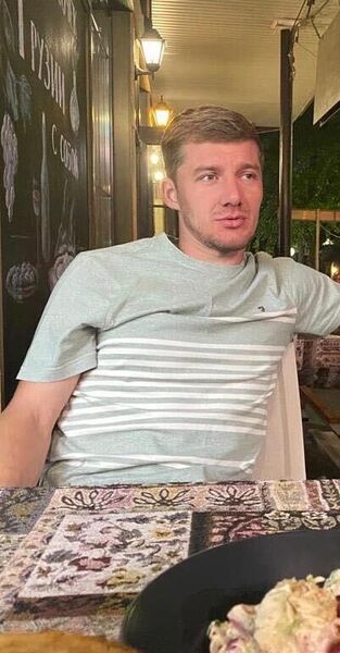 --,   David, 32 ,     