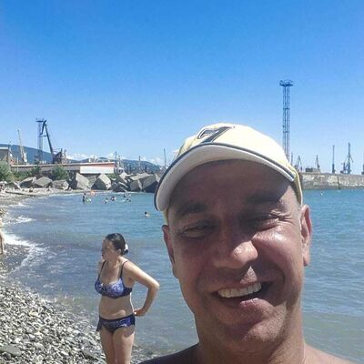  ,   Maikl, 52 ,   ,   , c 