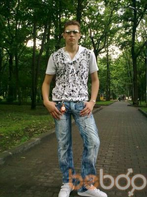  ,   Niki, 32 ,   