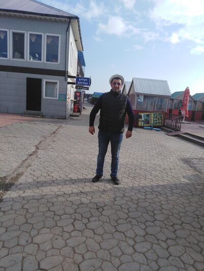  ,   Hrach, 33 ,   