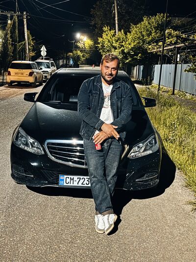  ,   Levan, 33 ,   ,   