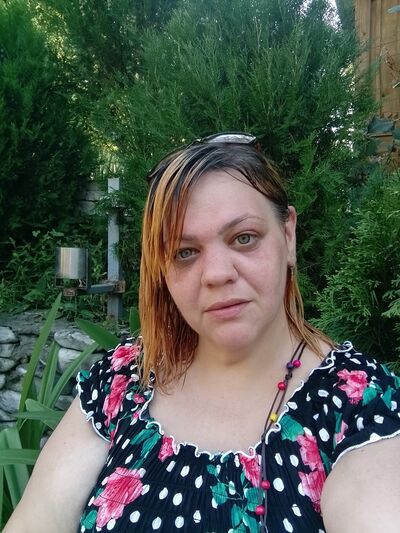  ,   Anna, 37 ,  