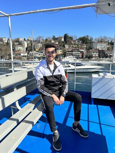  ,   Umut, 32 ,   ,   