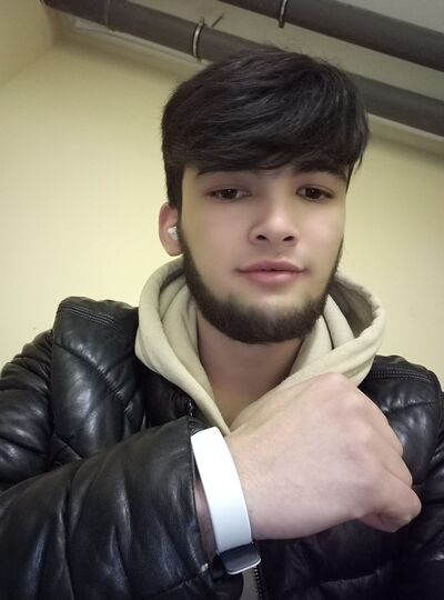  ,   Farik, 24 ,   ,   
