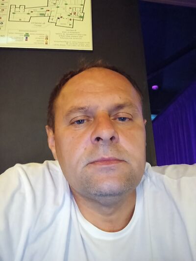  ,   Leon, 44 ,   