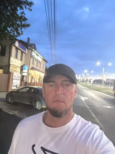  ,   Viktor, 45 ,   c 