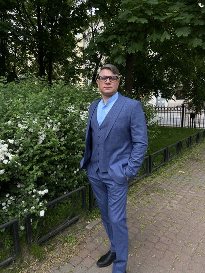  -,   Denis, 43 ,  