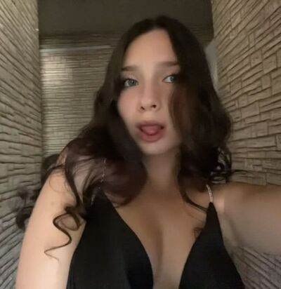  ,   Ella, 19 ,   