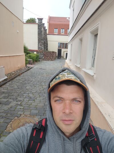  ,   Alexander, 37 ,   c 