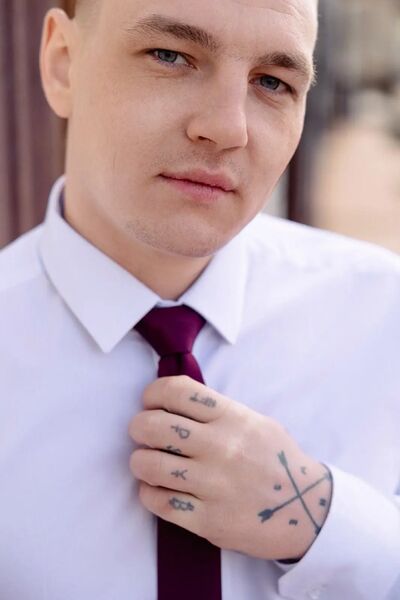  ,   Aleksander, 27 ,   c 
