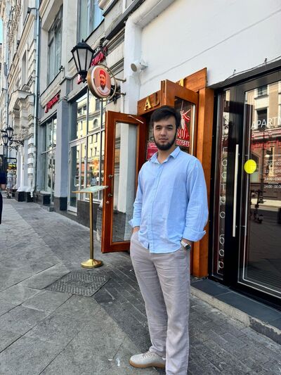  Broadway,   Anis, 23 ,   ,   