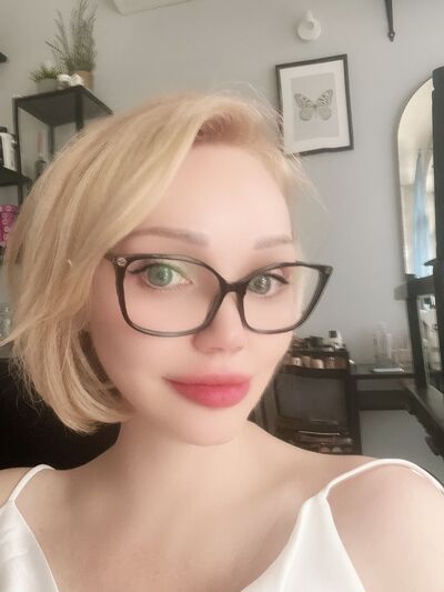  ,   Elena, 44 ,   ,   