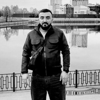  ,   Arman, 26 ,   ,   