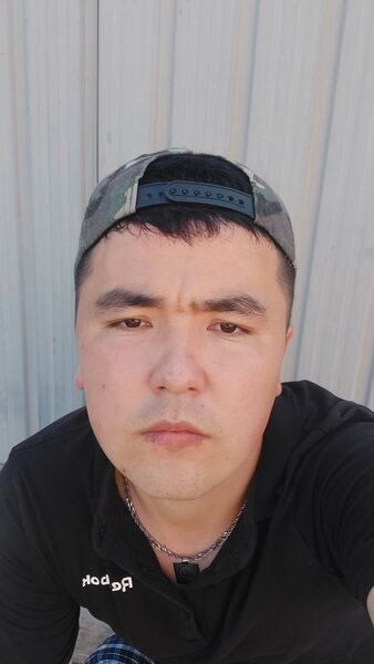  ,   Oromboy, 28 ,   ,   