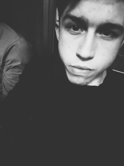  ,   Tudor, 25 ,   