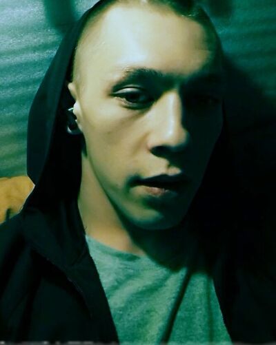  ,   Andriy, 25 ,   c 