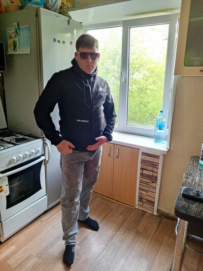  ,   Vitaly, 32 ,   c 