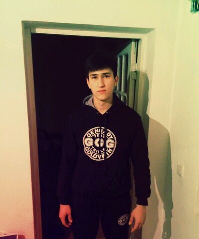  ,   Umar, 33 ,     , c 