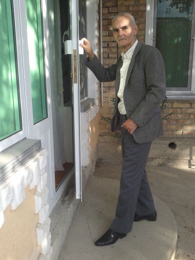  ,   Renat, 69 ,     , c 