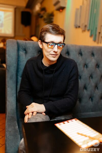  ,   Maxwell, 33 ,   ,   