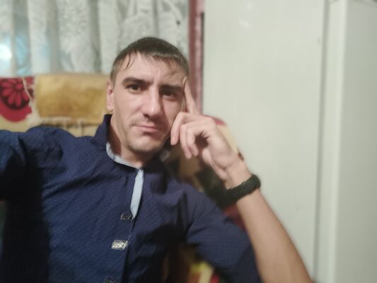  -,   Alexander, 32 ,     , c 