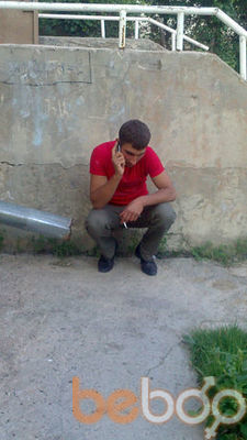 ,   Artur, 32 ,   
