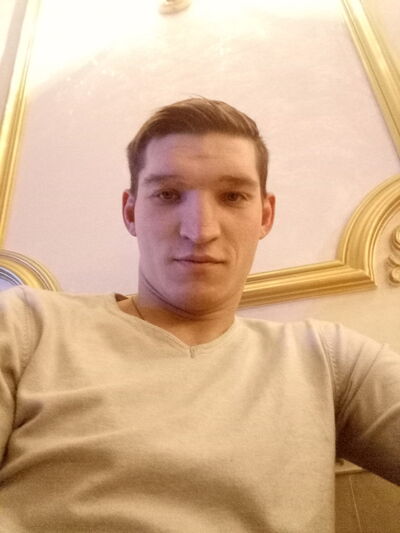  ,   Alex, 33 ,   
