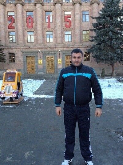  6164364  Karen, 44 ,    --