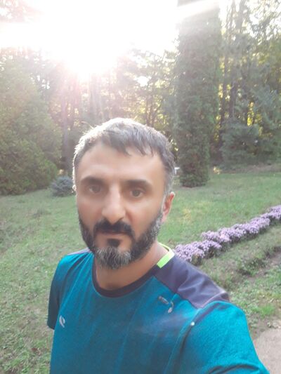  ,   Armen, 49 ,   ,   
